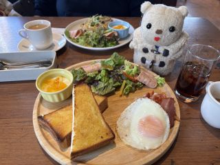たあいち君はトーストモーニングプレートを注文